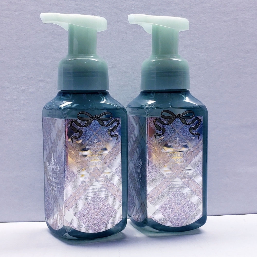 Bath & Body Works HOLLY BERRY SPRUCE Gentle Foaming Hand Soap, 8.75 oz(2 pack)
